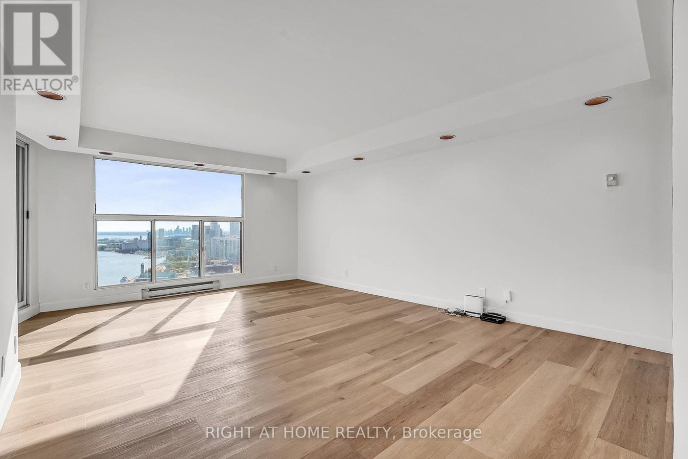3008 - 99 HARBOUR SQUARE - Photo 19