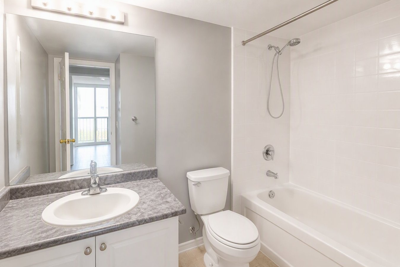 51 Lower Simcoe Street - Photo 8