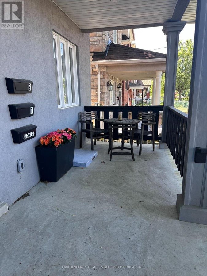 UPPER - 6 LAPP STREET - Photo 2
