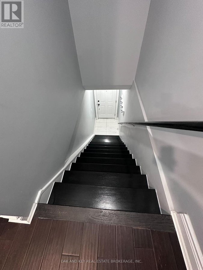 UPPER - 6 LAPP STREET - Photo 5