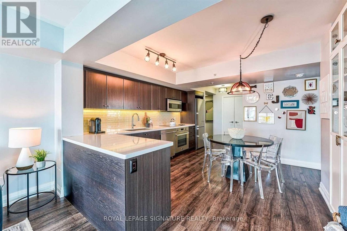 1209 W - 565 WILSON AVENUE - Photo 2