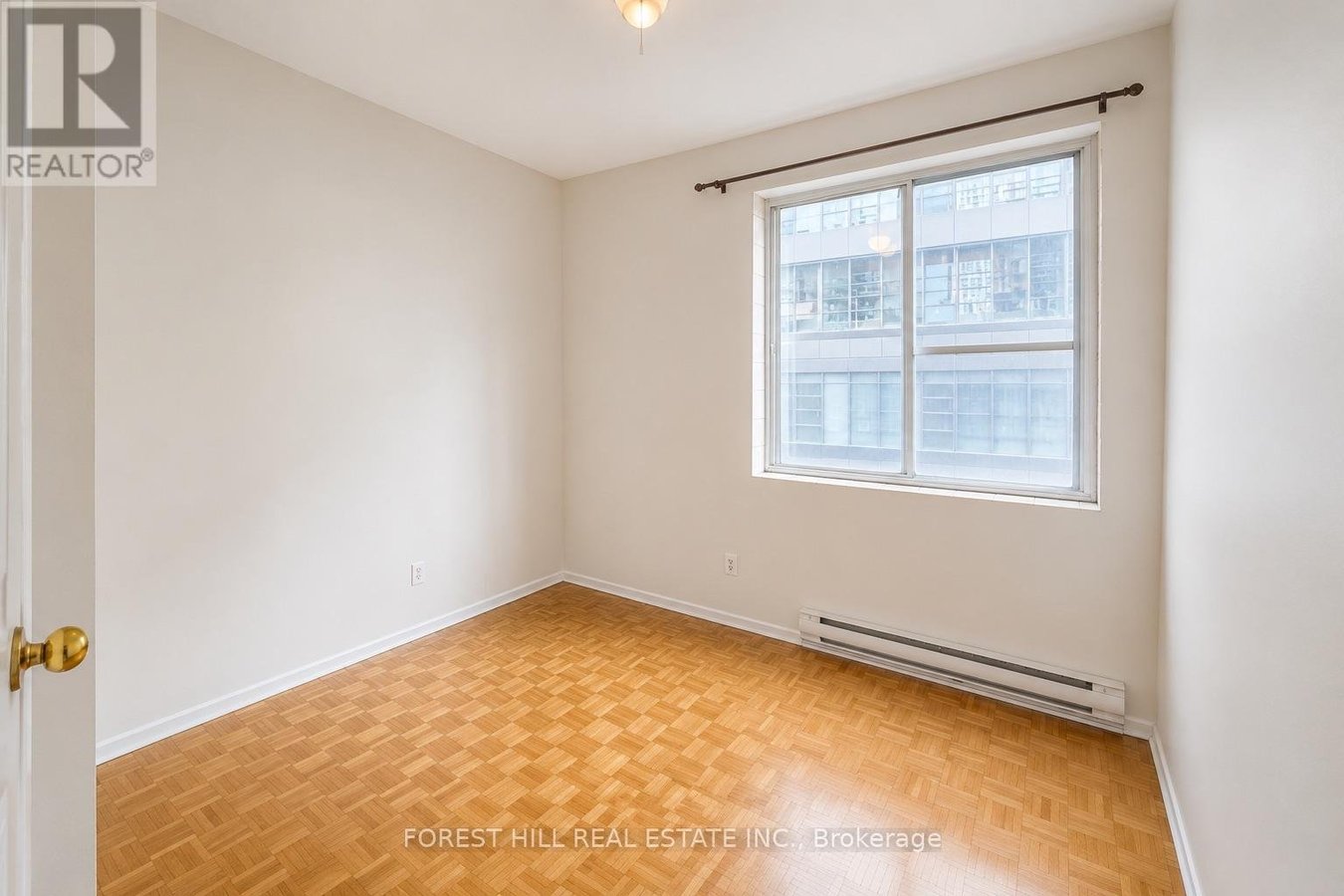 301 - 126 DUNDAS STREET E - Photo 3