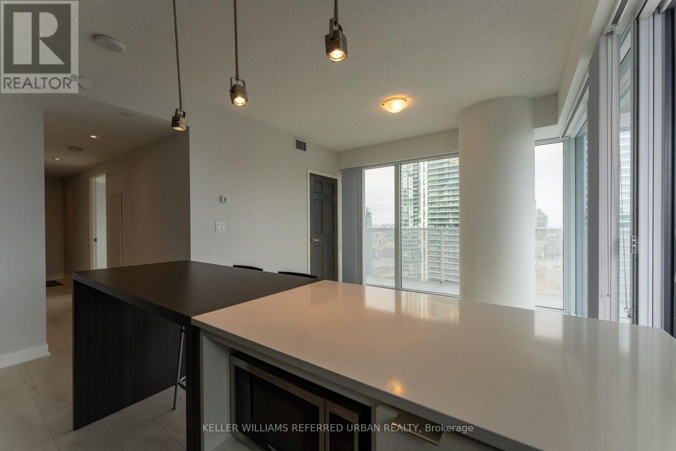 3207 - 88 HARBOUR STREET - Photo 3