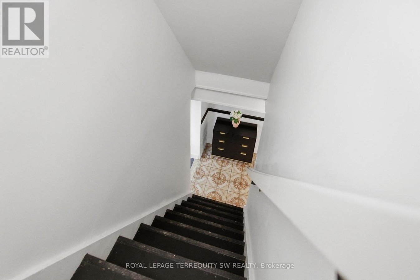 BSMT - 497 OSSINGTON AVENUE - Photo 4