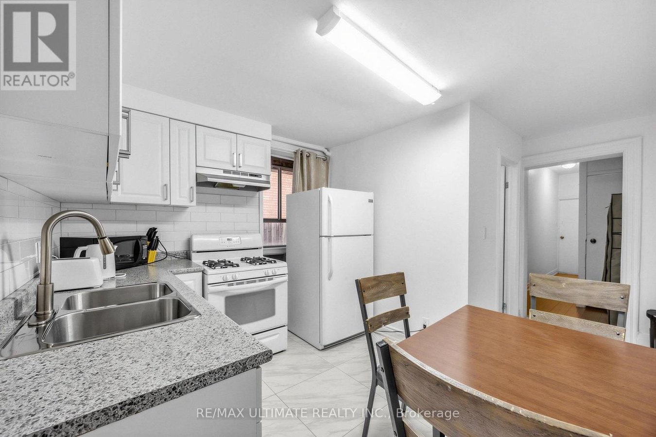 MAIN FLOOR - 57 SHANLY STREET - Photo 1
