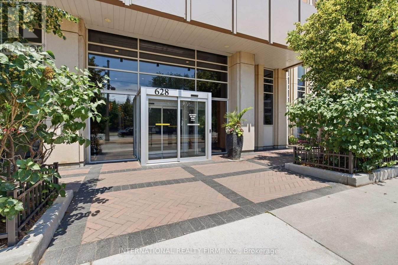 711 - 628 FLEET STREET - Photo 2