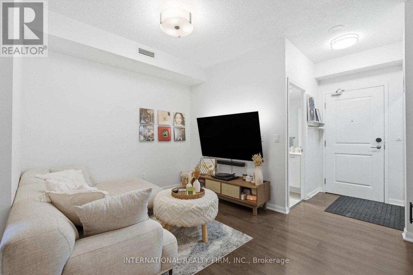 711 - 628 FLEET STREET - Photo 4