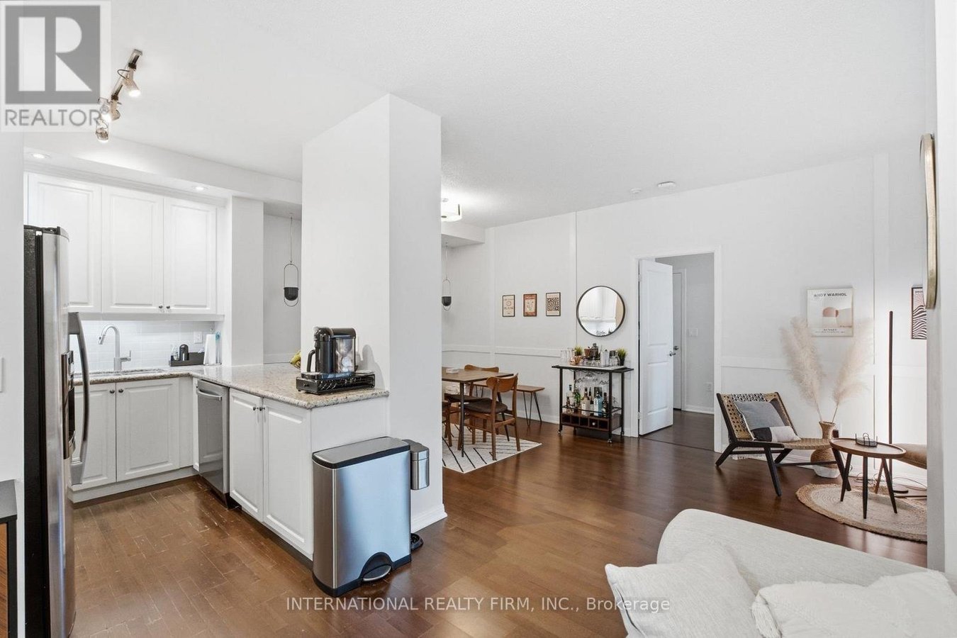 711 - 628 FLEET STREET - Photo 8