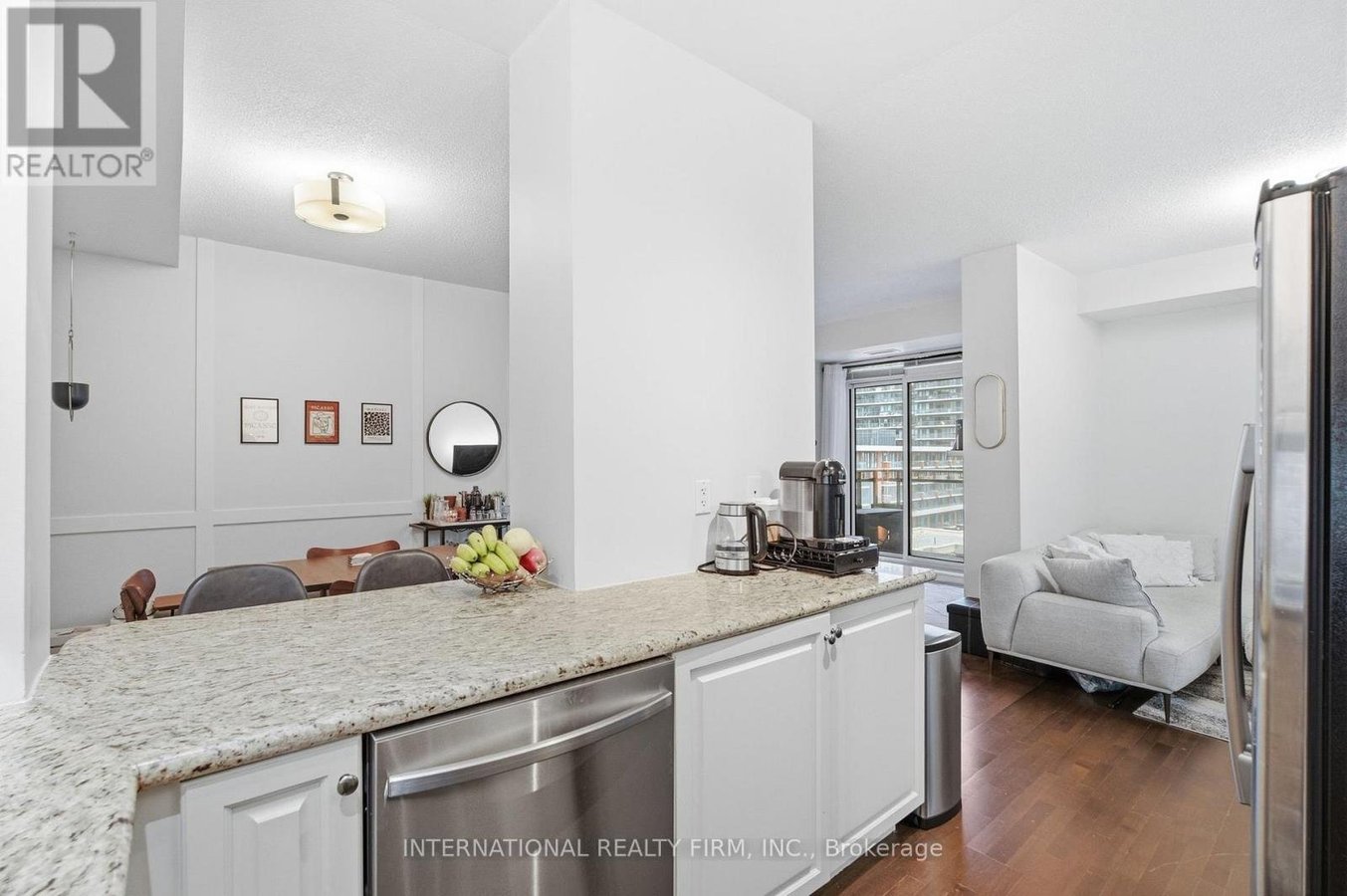 711 - 628 FLEET STREET - Photo 11