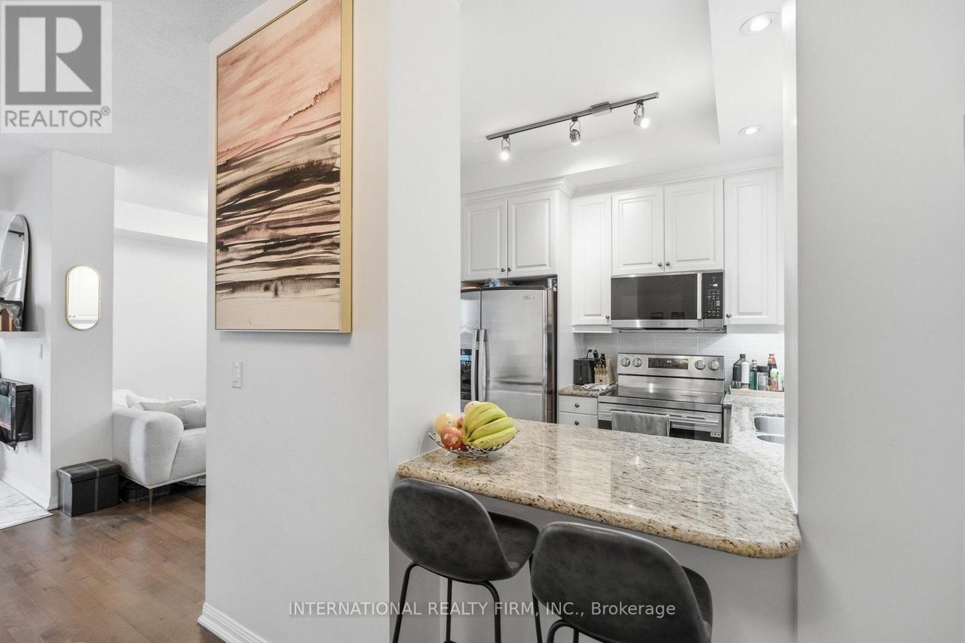711 - 628 FLEET STREET - Photo 12