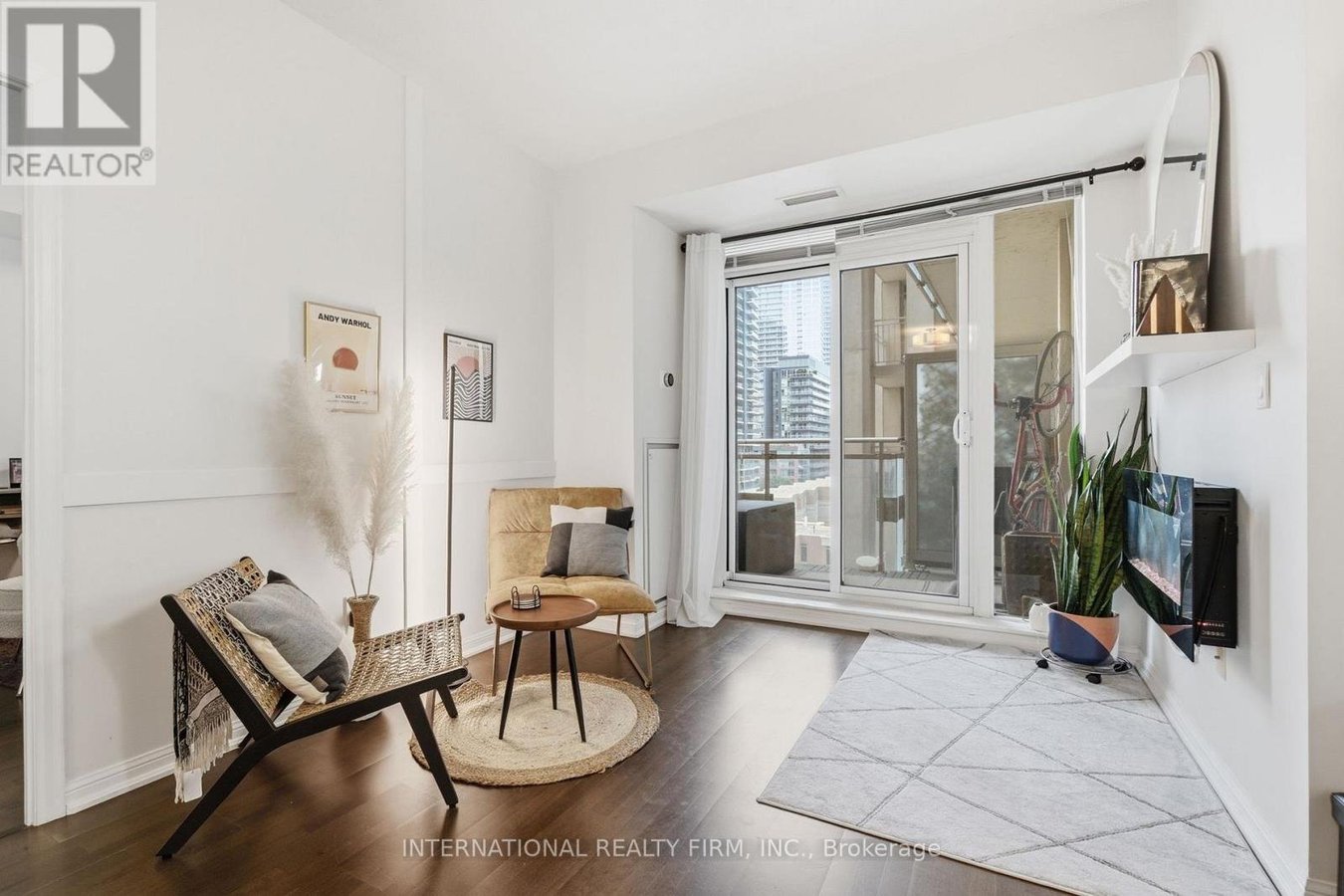 711 - 628 FLEET STREET - Photo 19