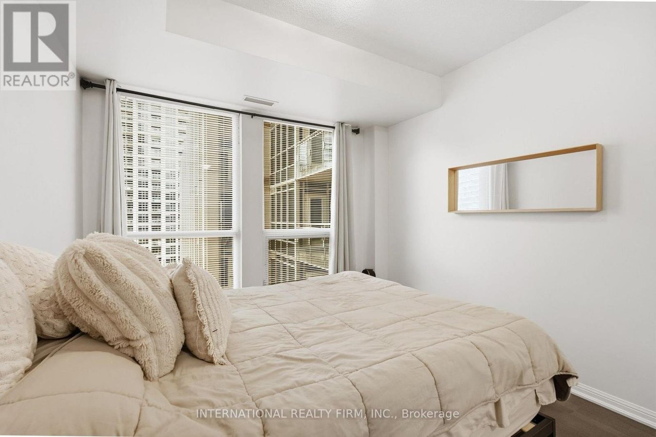 711 - 628 FLEET STREET - Photo 24