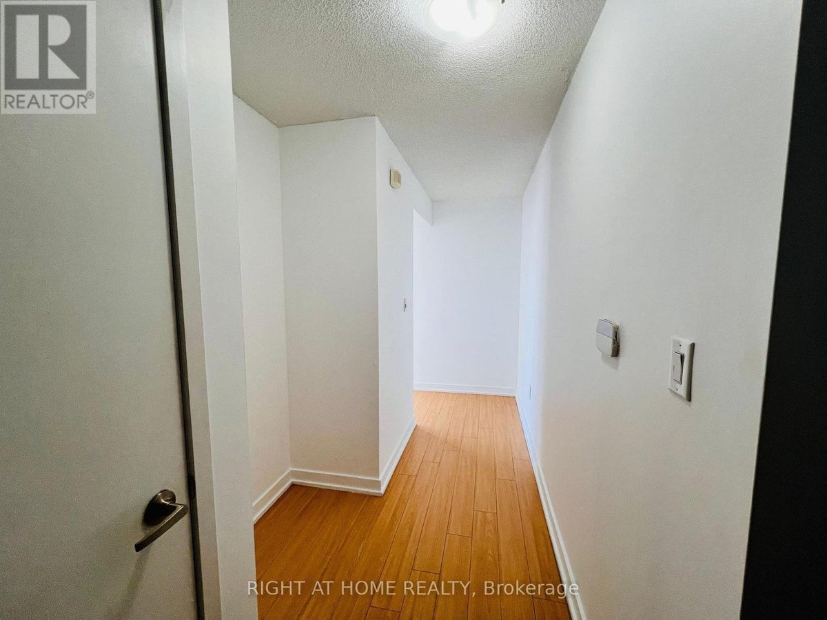 2507 - 25 CAPREOL COURT - Photo 4