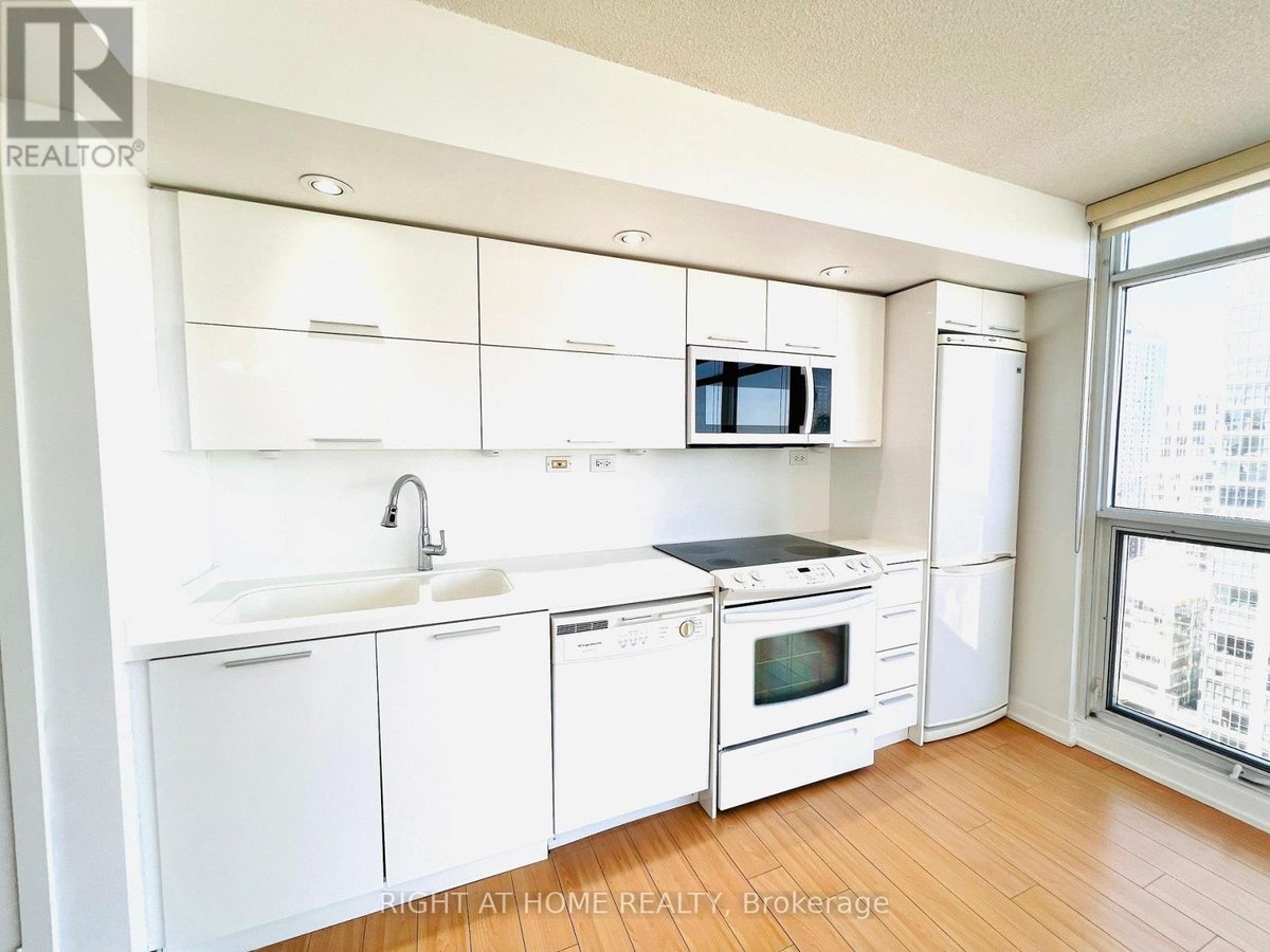 2507 - 25 CAPREOL COURT - Photo 5