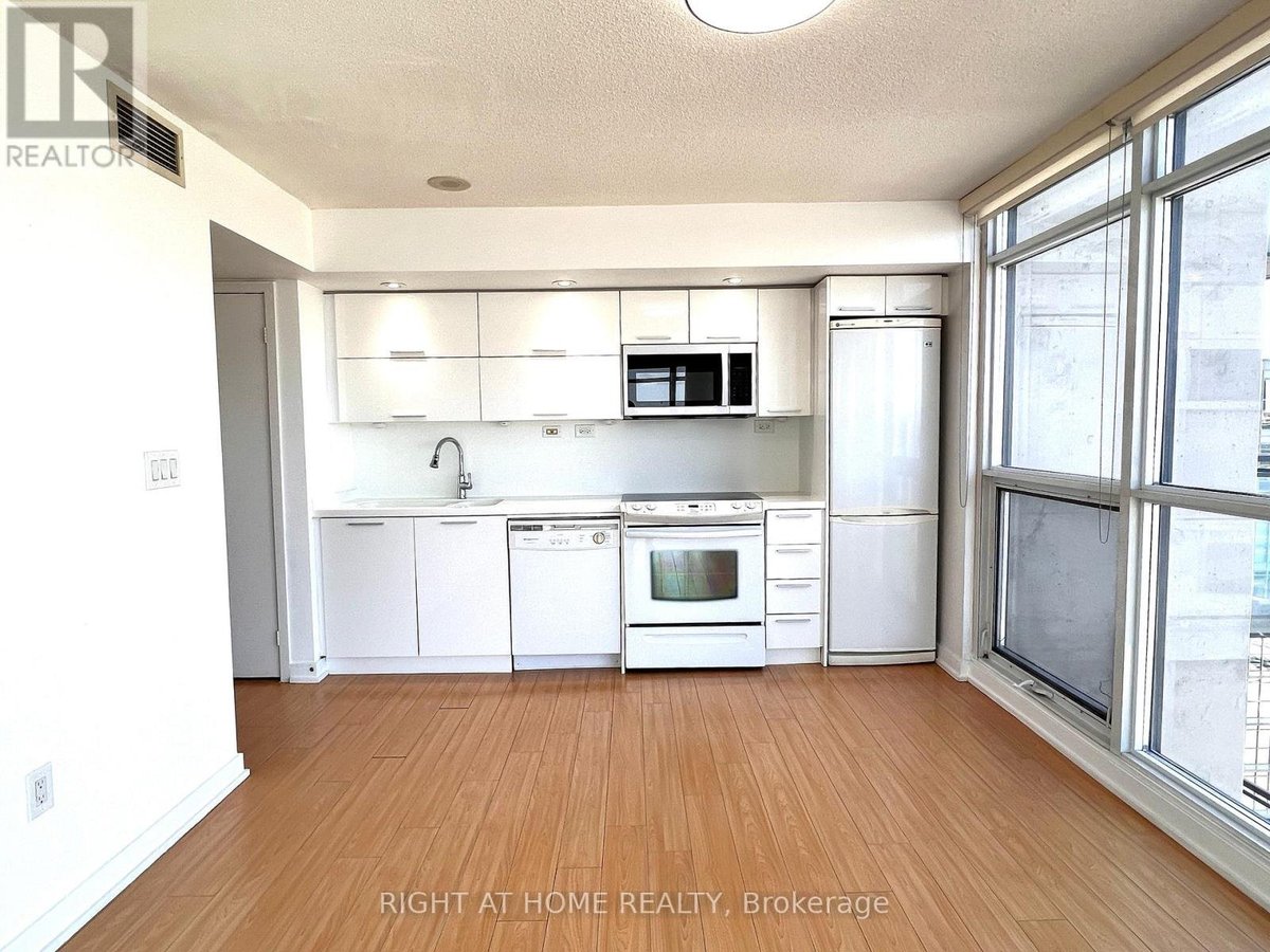 2507 - 25 CAPREOL COURT - Photo 6