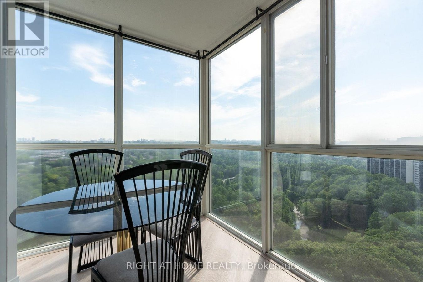 2211 - 5 CONCORDE PLACE - Photo 8