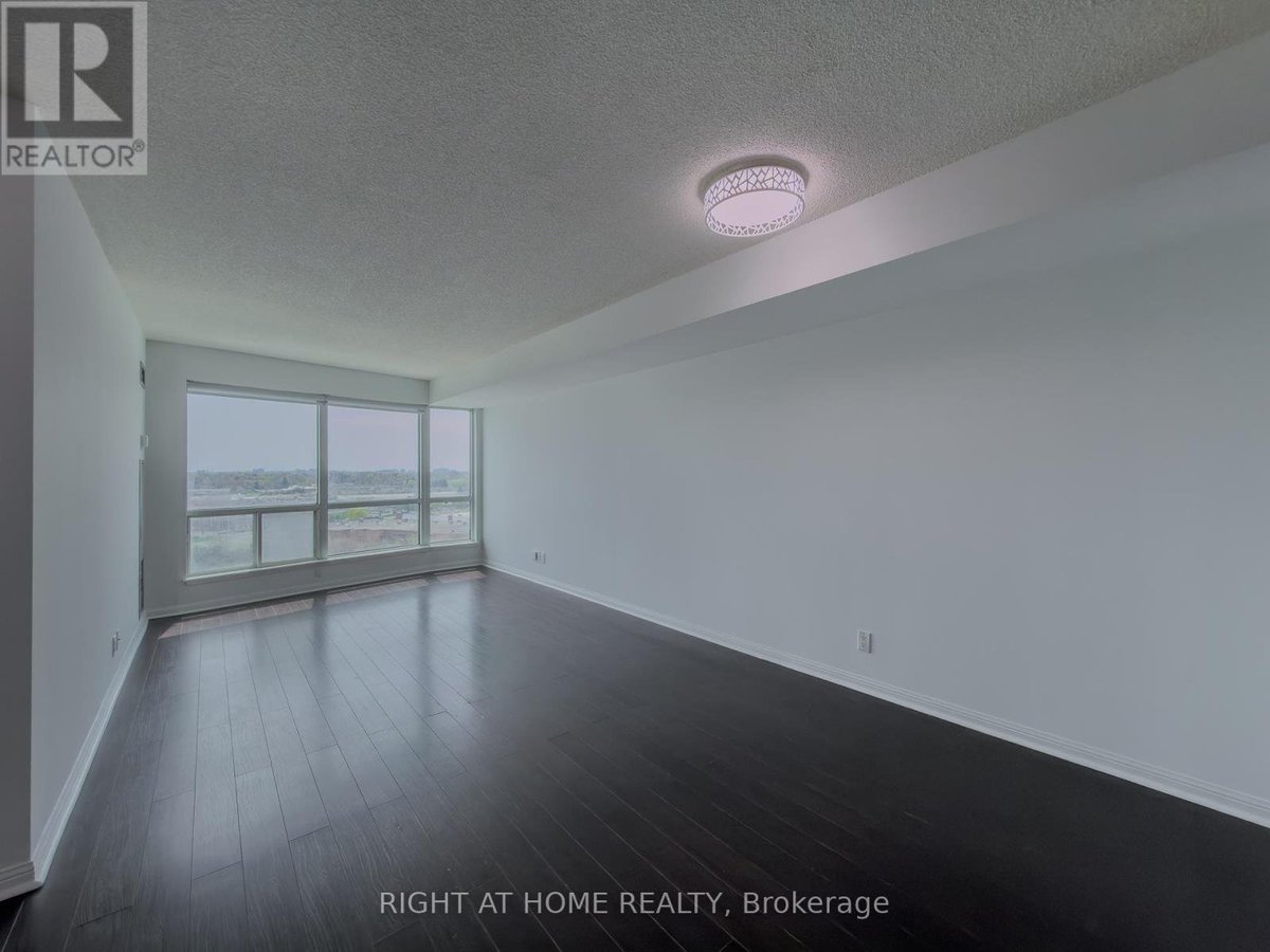 1008 - 8 LEE CENTRE DRIVE - Photo 3
