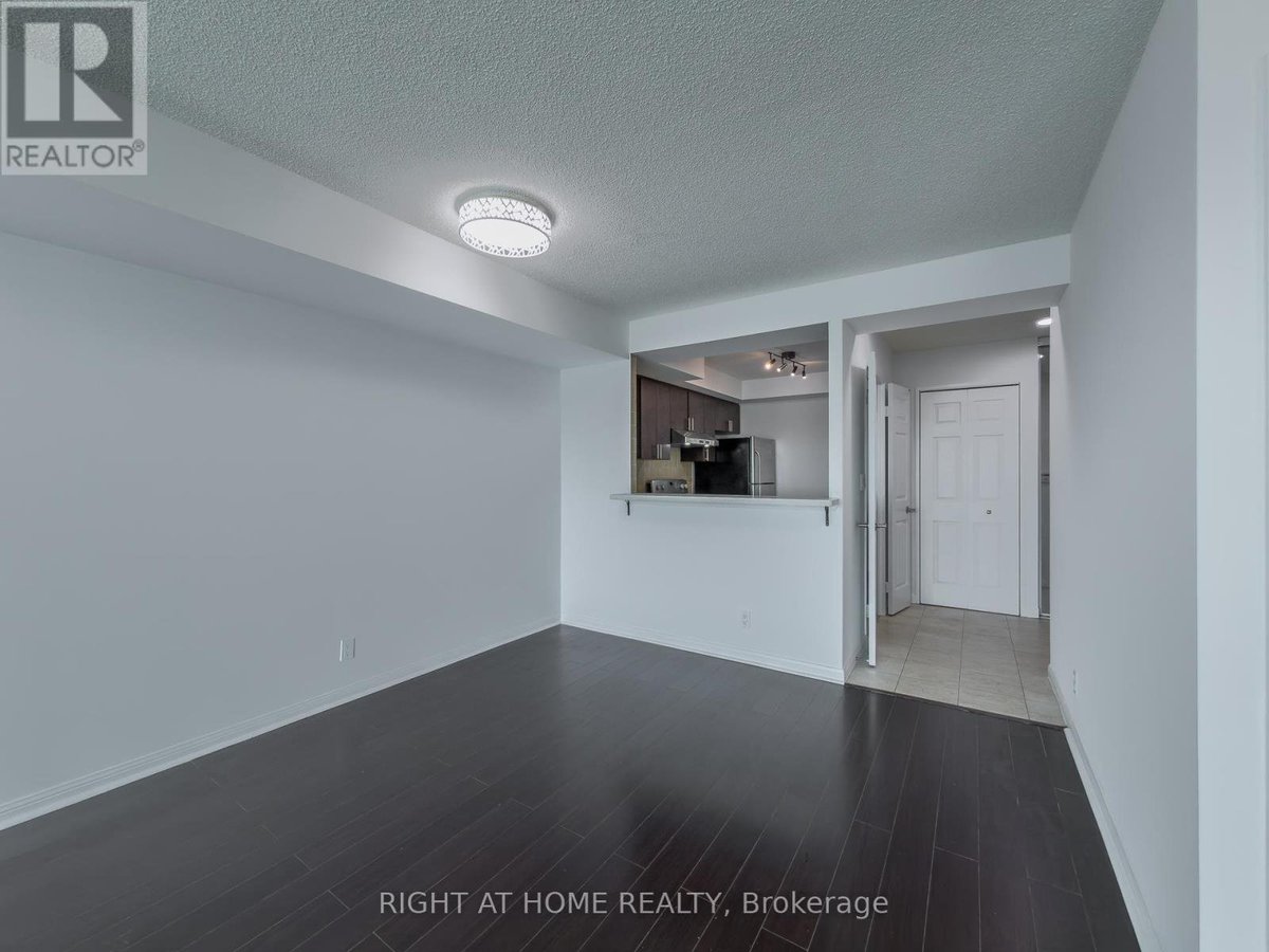 1008 - 8 LEE CENTRE DRIVE - Photo 11
