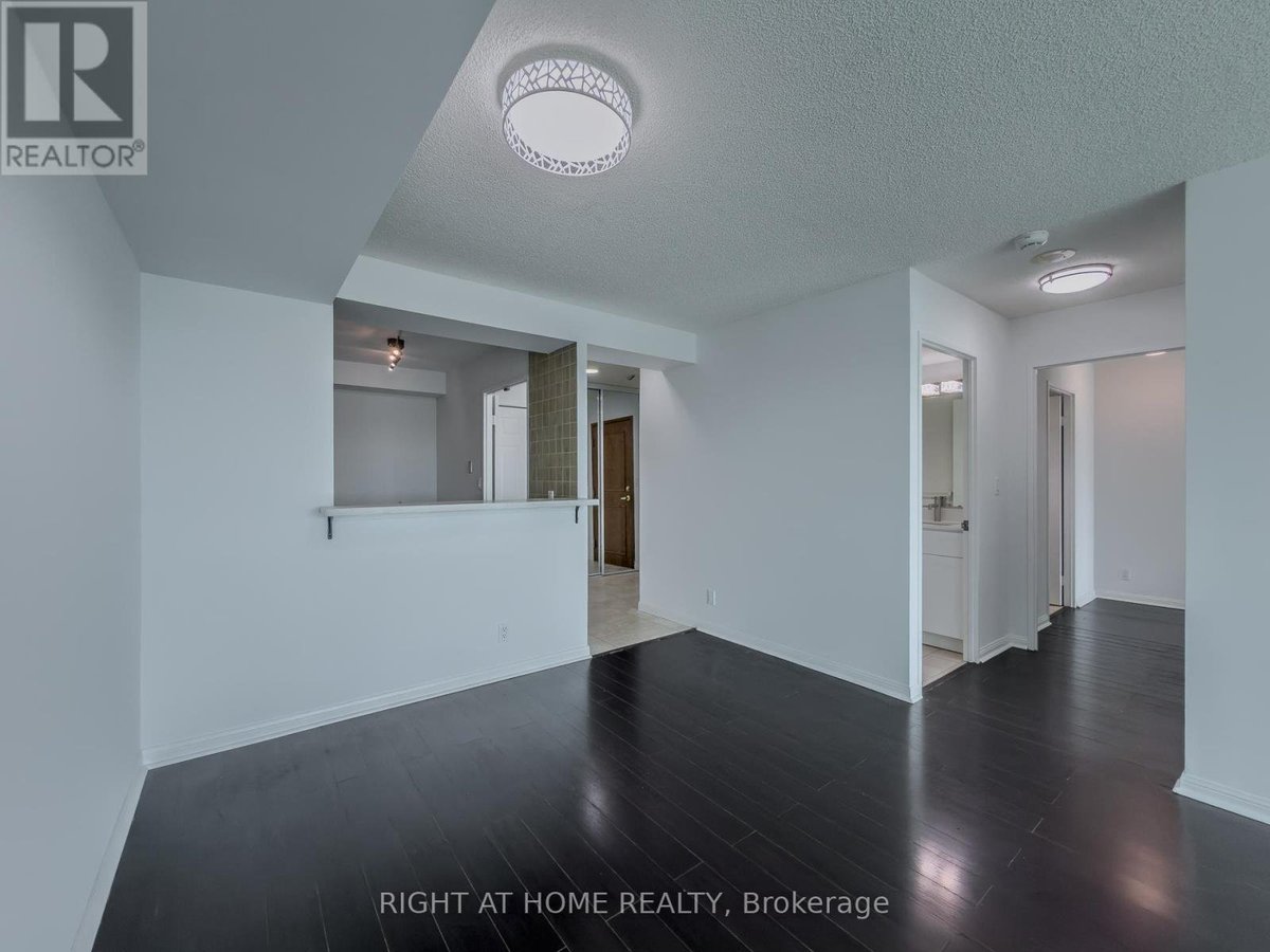 1008 - 8 LEE CENTRE DRIVE - Photo 12