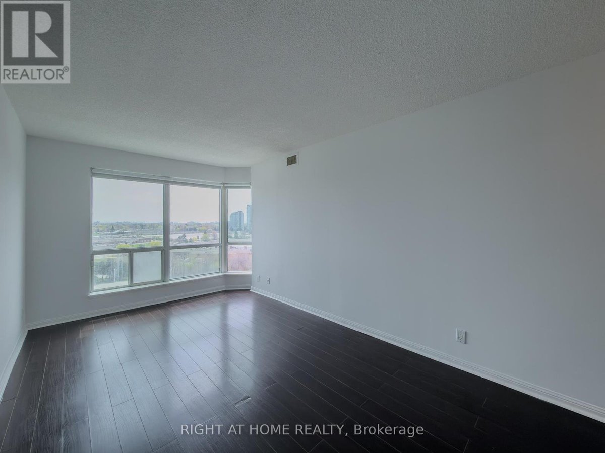 1008 - 8 LEE CENTRE DRIVE - Photo 14