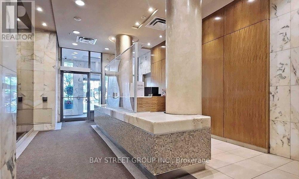 801 - 736 SPADINA AVENUE - Photo 2