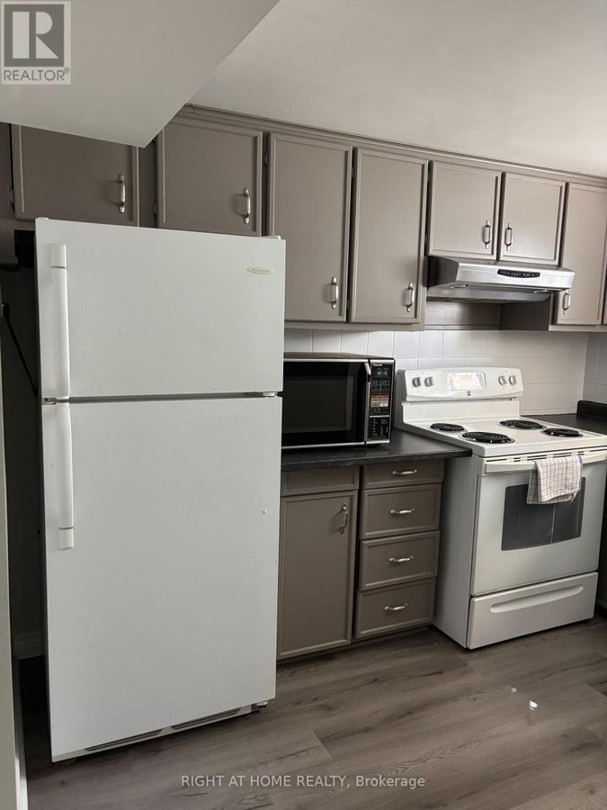 41 DEERHURST AVENUE - Photo 2