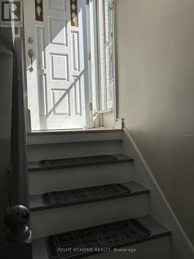 41 DEERHURST AVENUE - Photo 3
