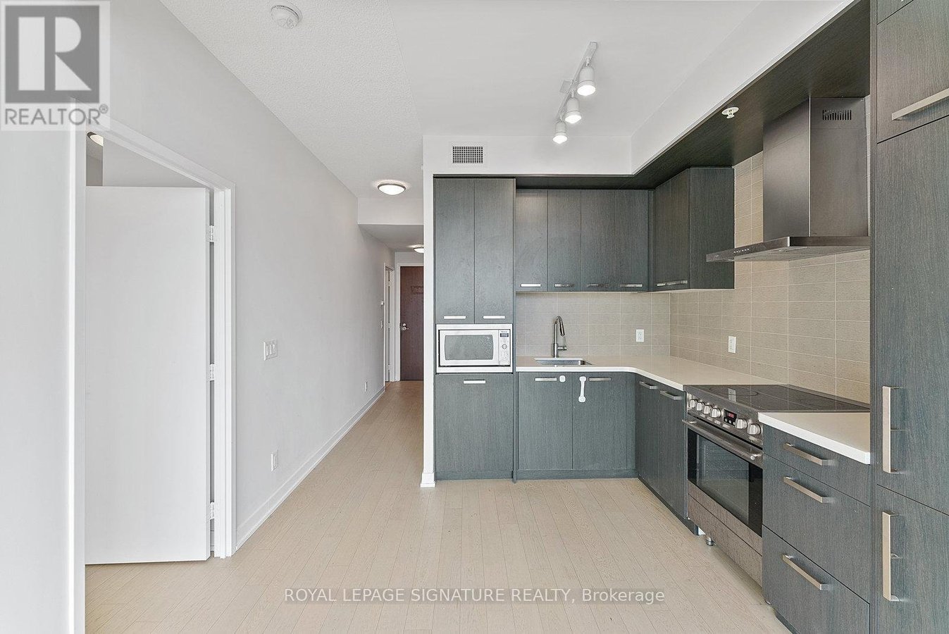 S308 - 120 BAYVIEW AVENUE - Photo 11