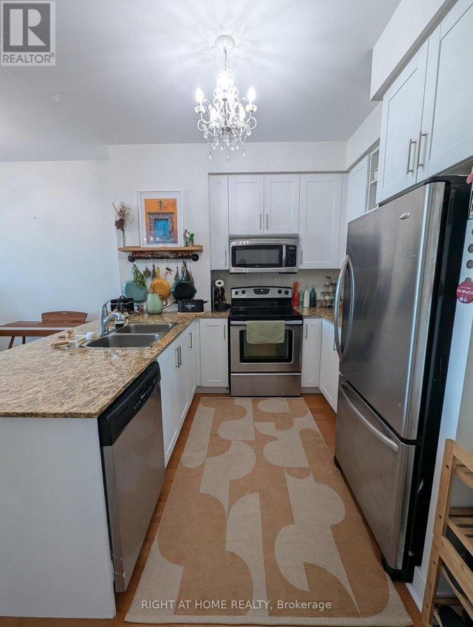 823 - 90 STADIUM ROAD - Photo 8