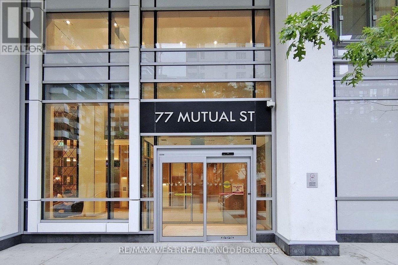 708 - 77 MUTUAL STREET - Photo 2