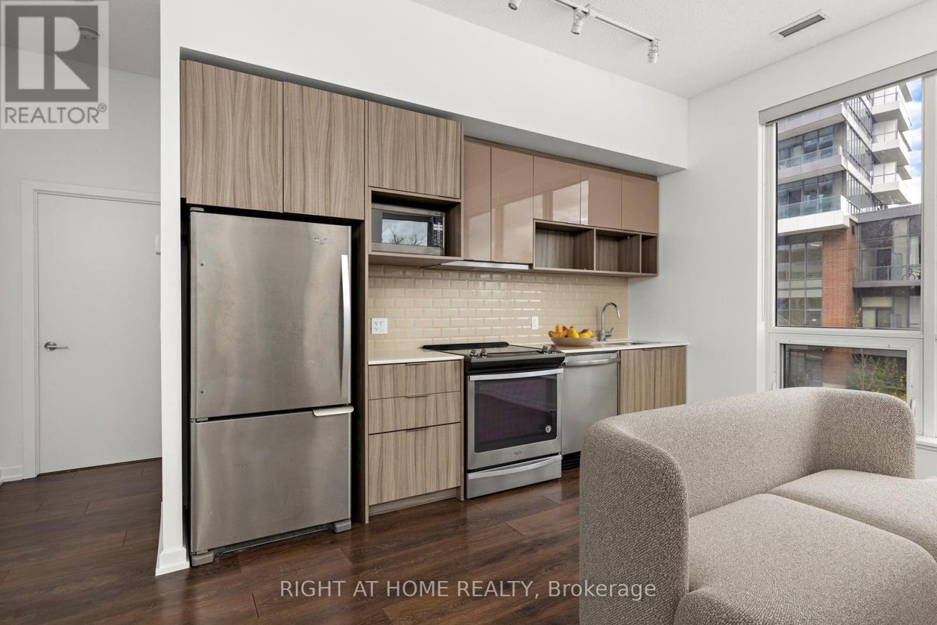 108 - 52 FOREST MANOR ROAD - Photo 6