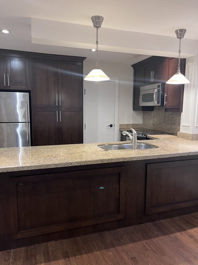 65 Burnaby Boulevard - Photo 1