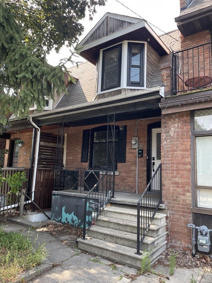 82 Barton Avenue - Photo 1