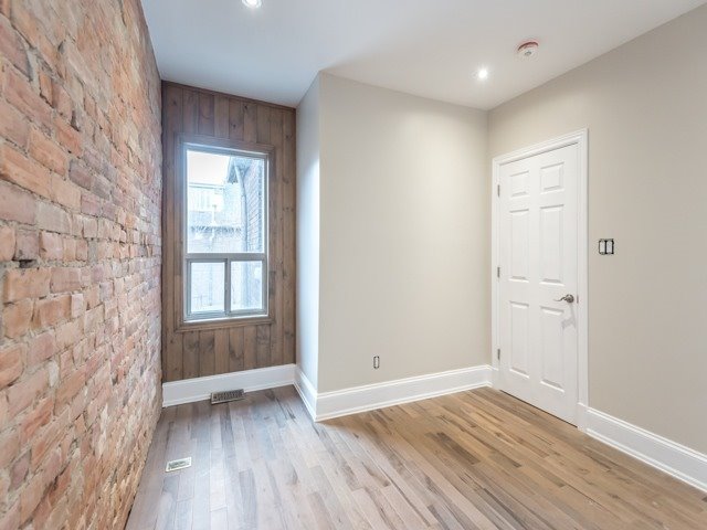 82 Barton Avenue - Photo 18