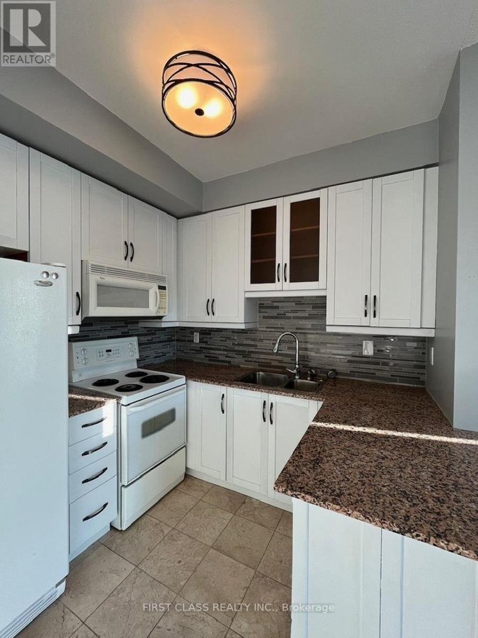 1012 - 60 BYNG AVENUE - Photo 3