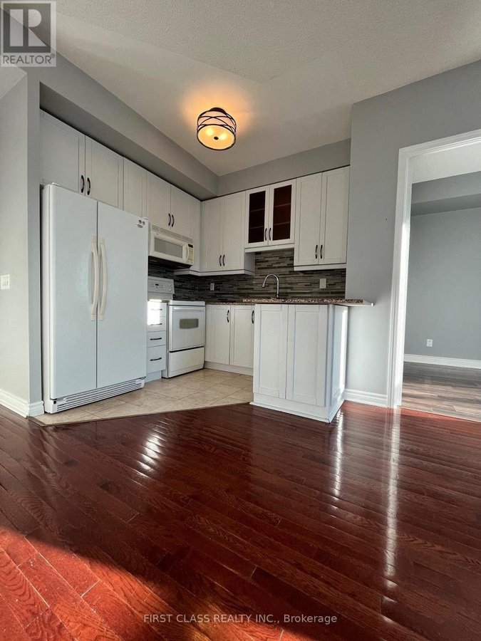 1012 - 60 BYNG AVENUE - Photo 4
