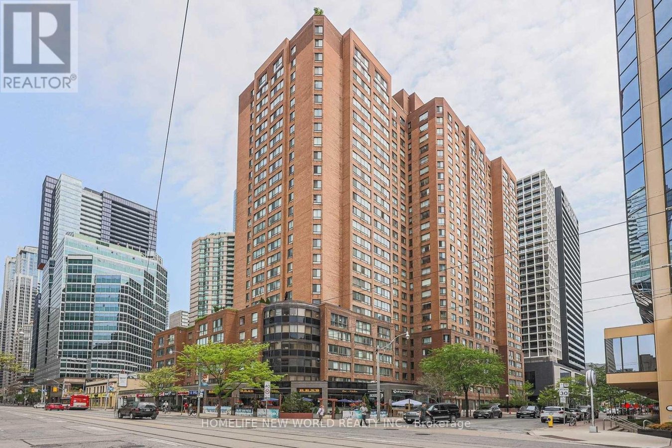1003 - 633 BAY STREET - Photo 1