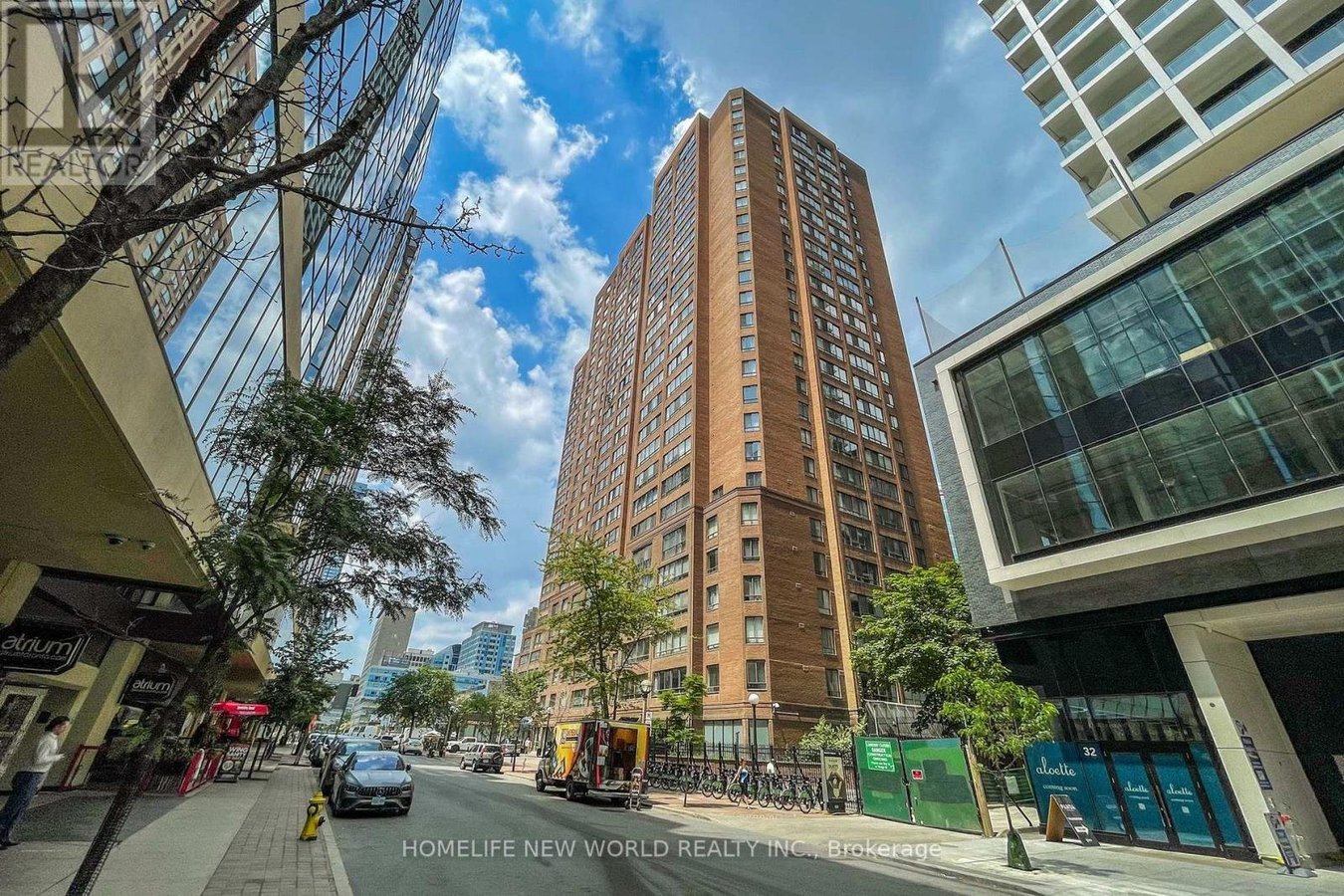 1003 - 633 BAY STREET - Photo 2