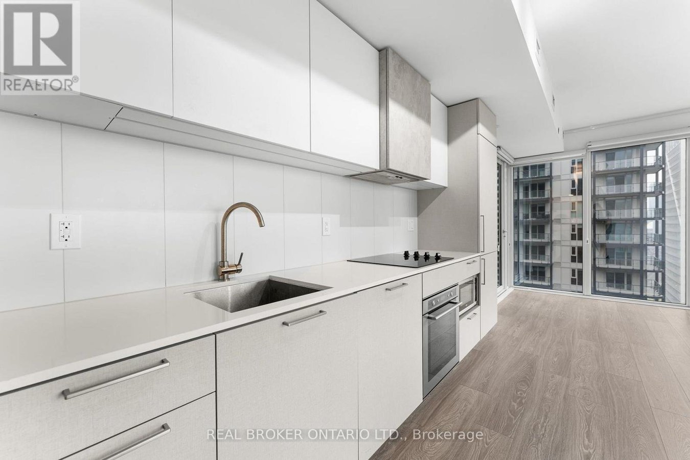 2206 - 19 WESTERN BATTERY ROAD - Photo 5