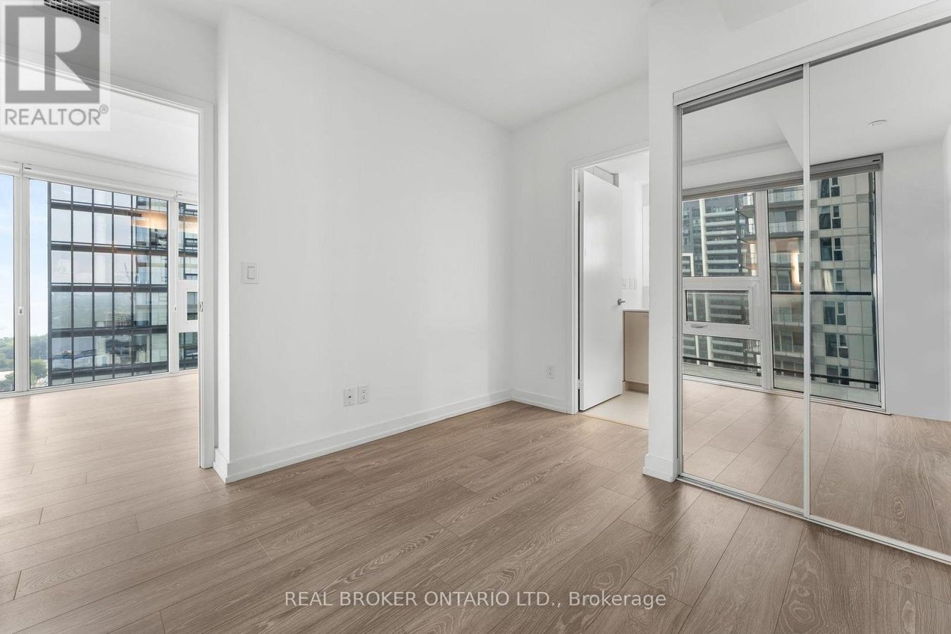 2206 - 19 WESTERN BATTERY ROAD - Photo 14