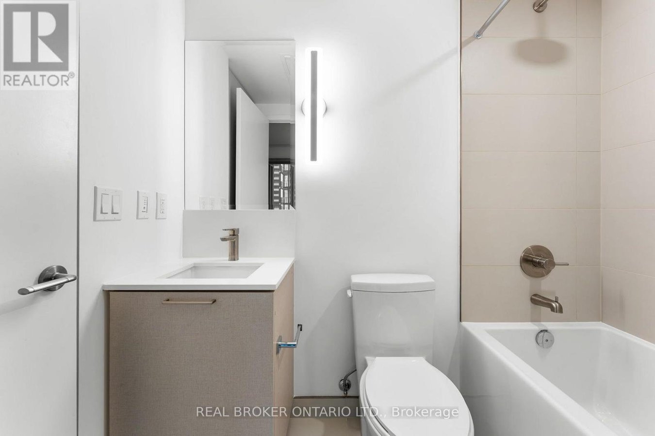 2206 - 19 WESTERN BATTERY ROAD - Photo 15