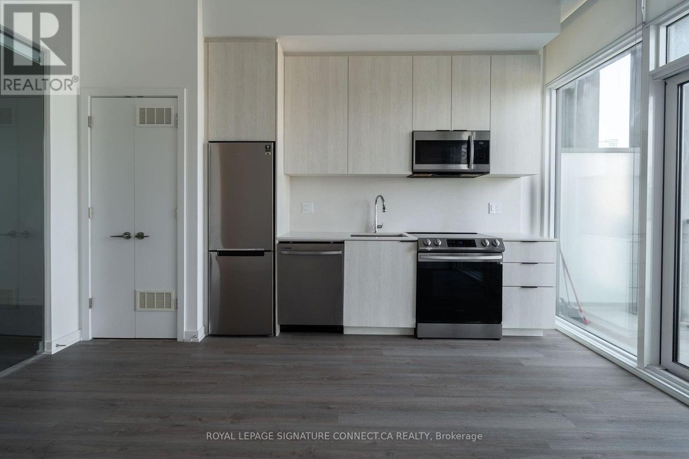 420 - 50 POWER STREET - Photo 2