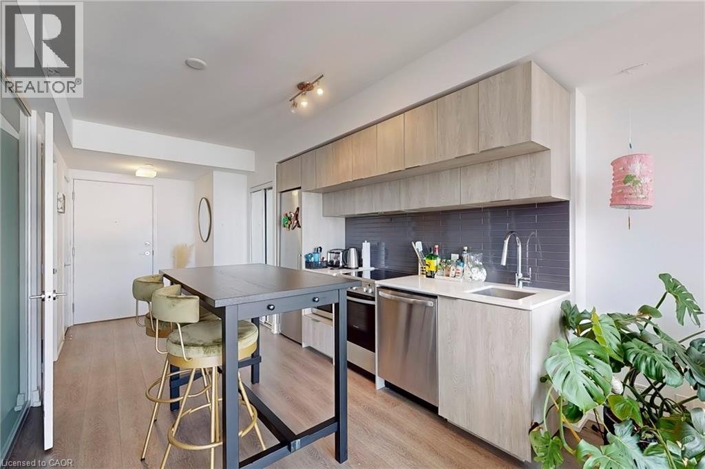 181 DUNDAS Street E Unit# PH02 - Photo 3