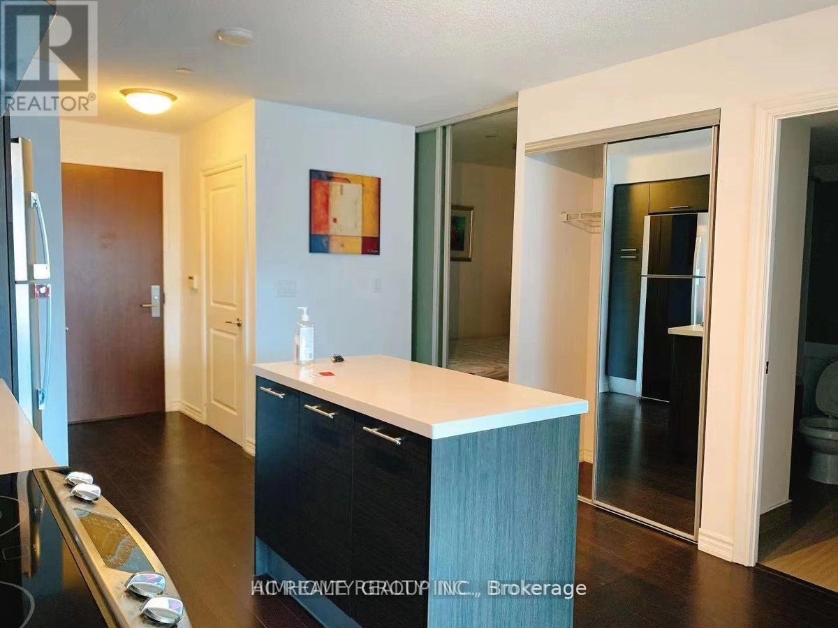 1221 - 386 YONGE STREET - Photo 3