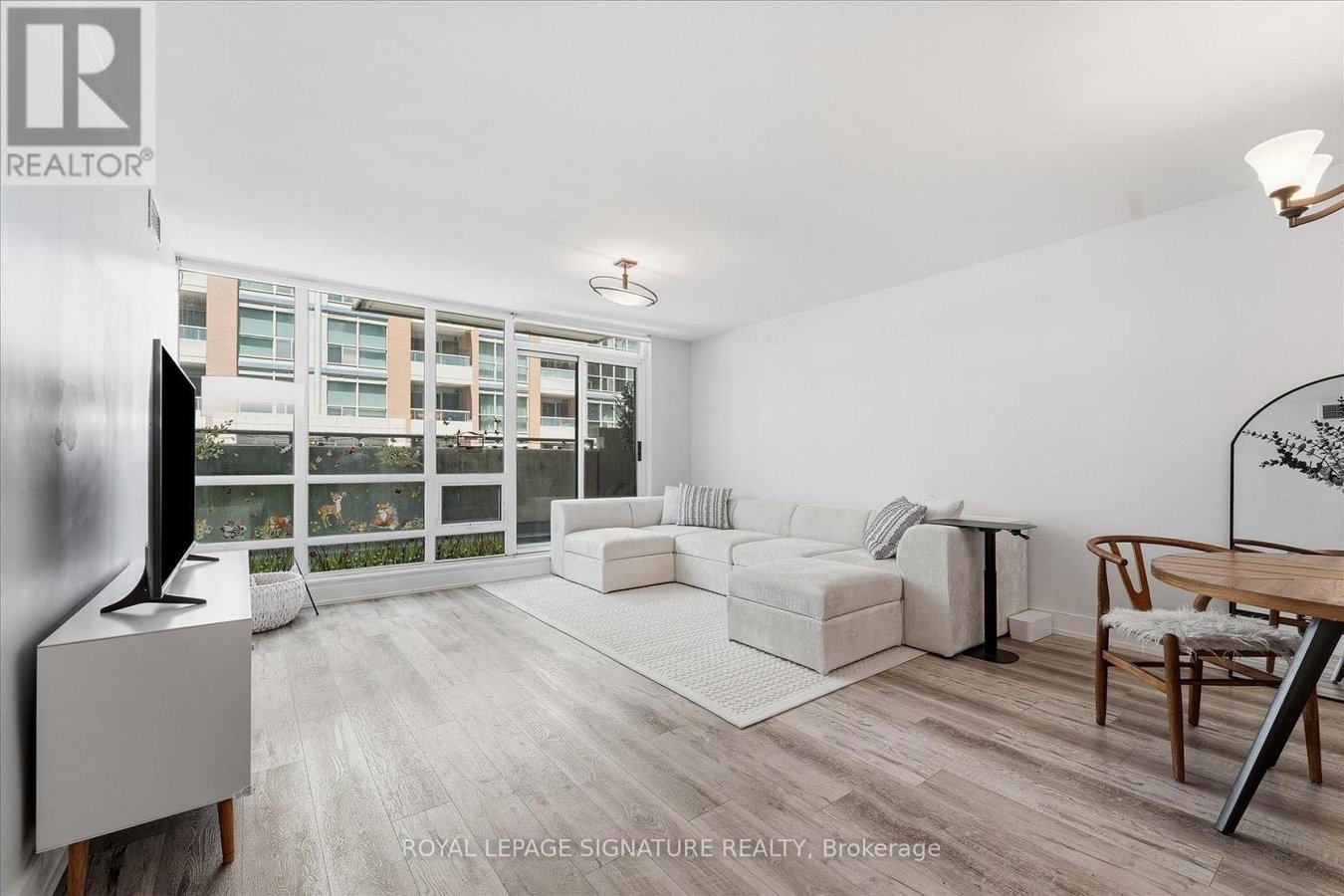 301 - 263 WELLINGTON STREET W - Photo 3