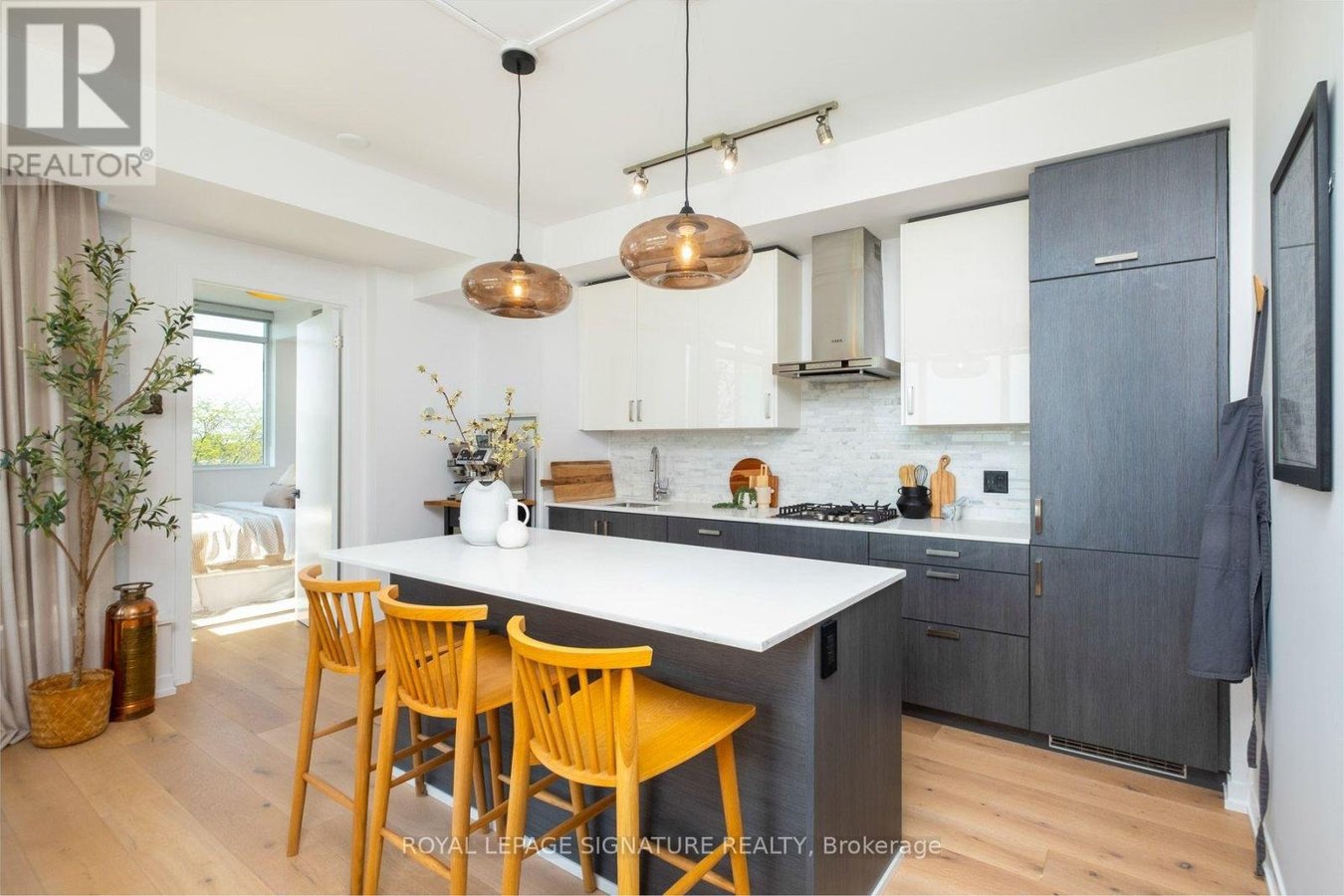 610 - 36 HOWARD PARK AVENUE - Photo 9