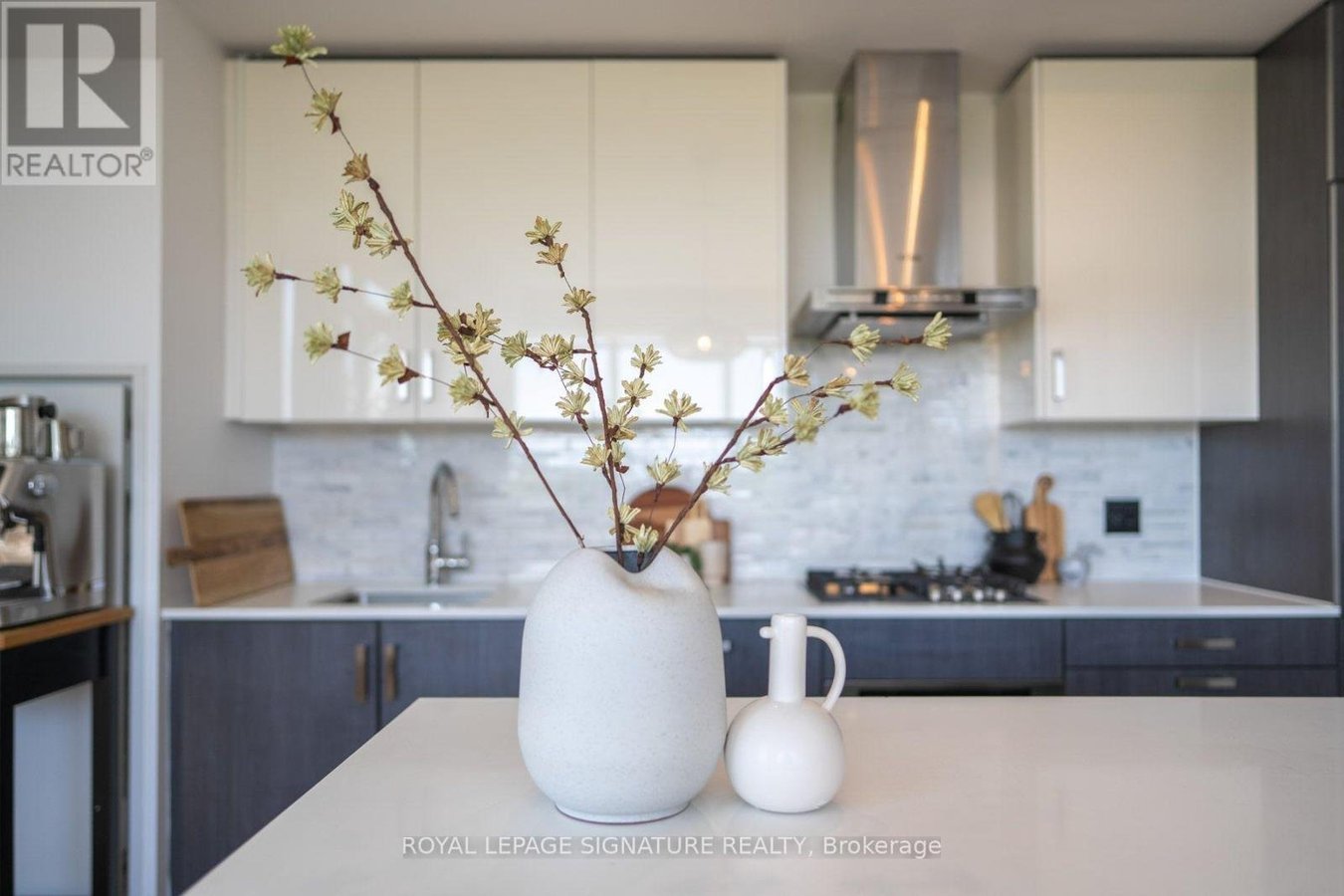 610 - 36 HOWARD PARK AVENUE - Photo 10