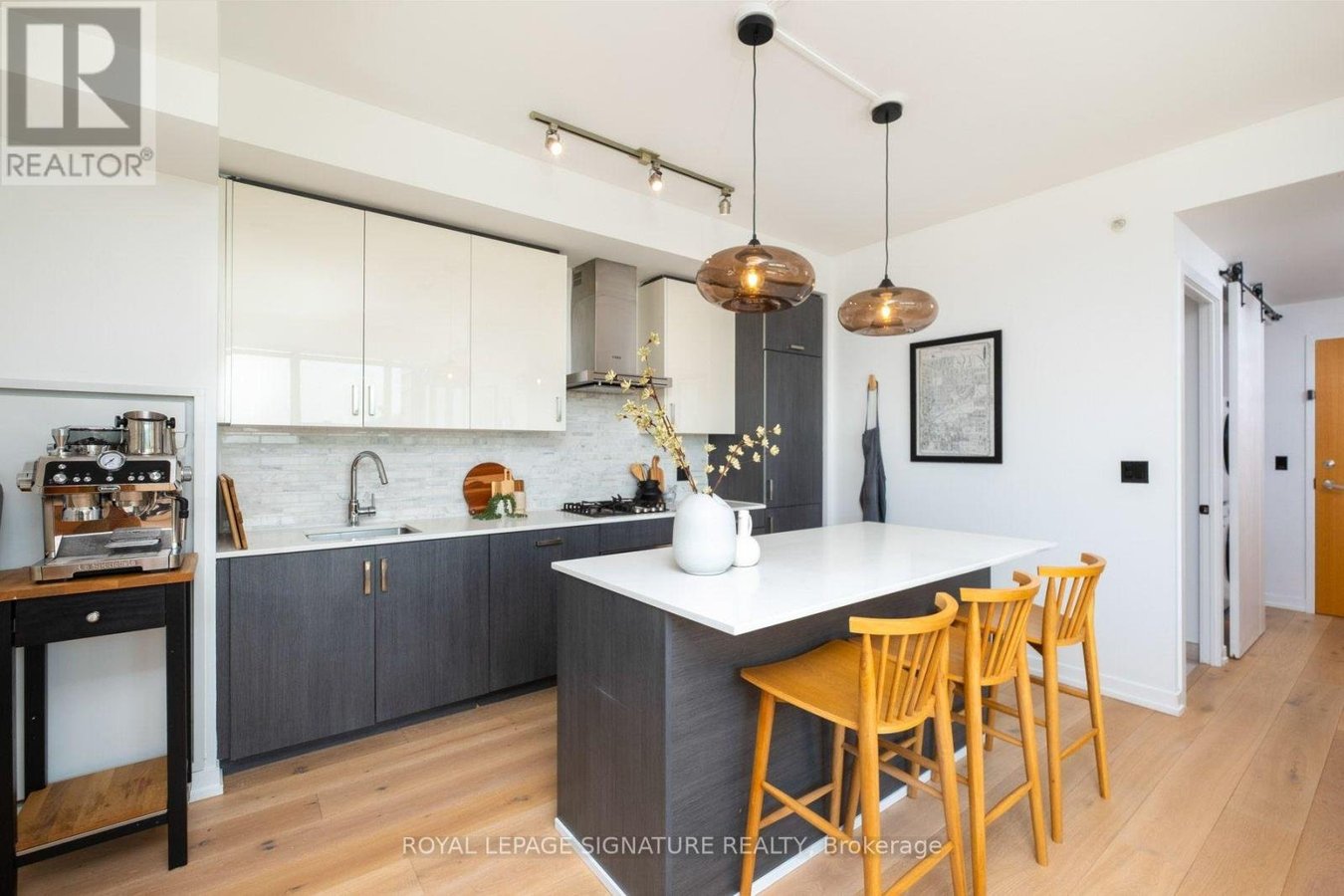 610 - 36 HOWARD PARK AVENUE - Photo 11