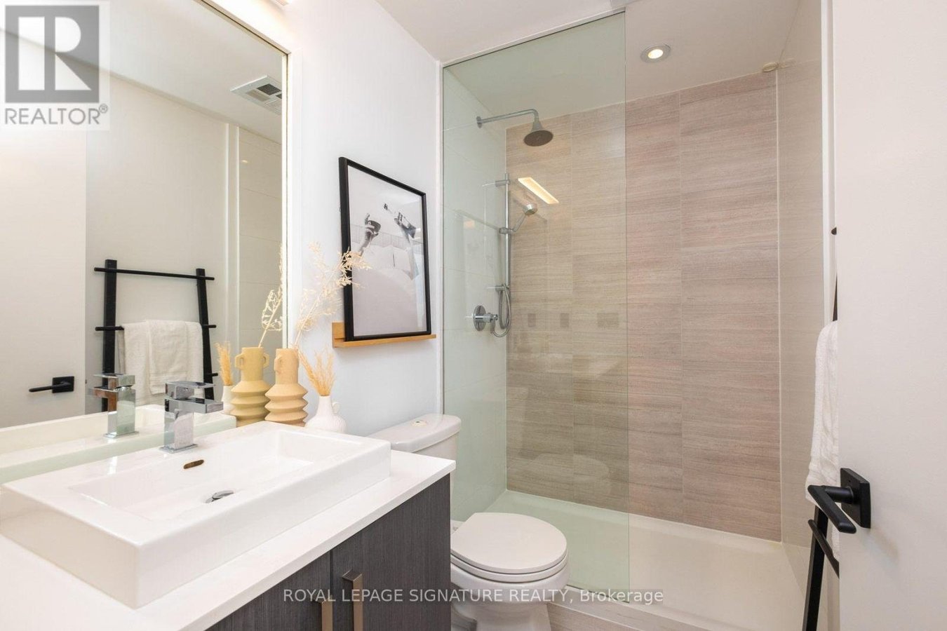 610 - 36 HOWARD PARK AVENUE - Photo 17