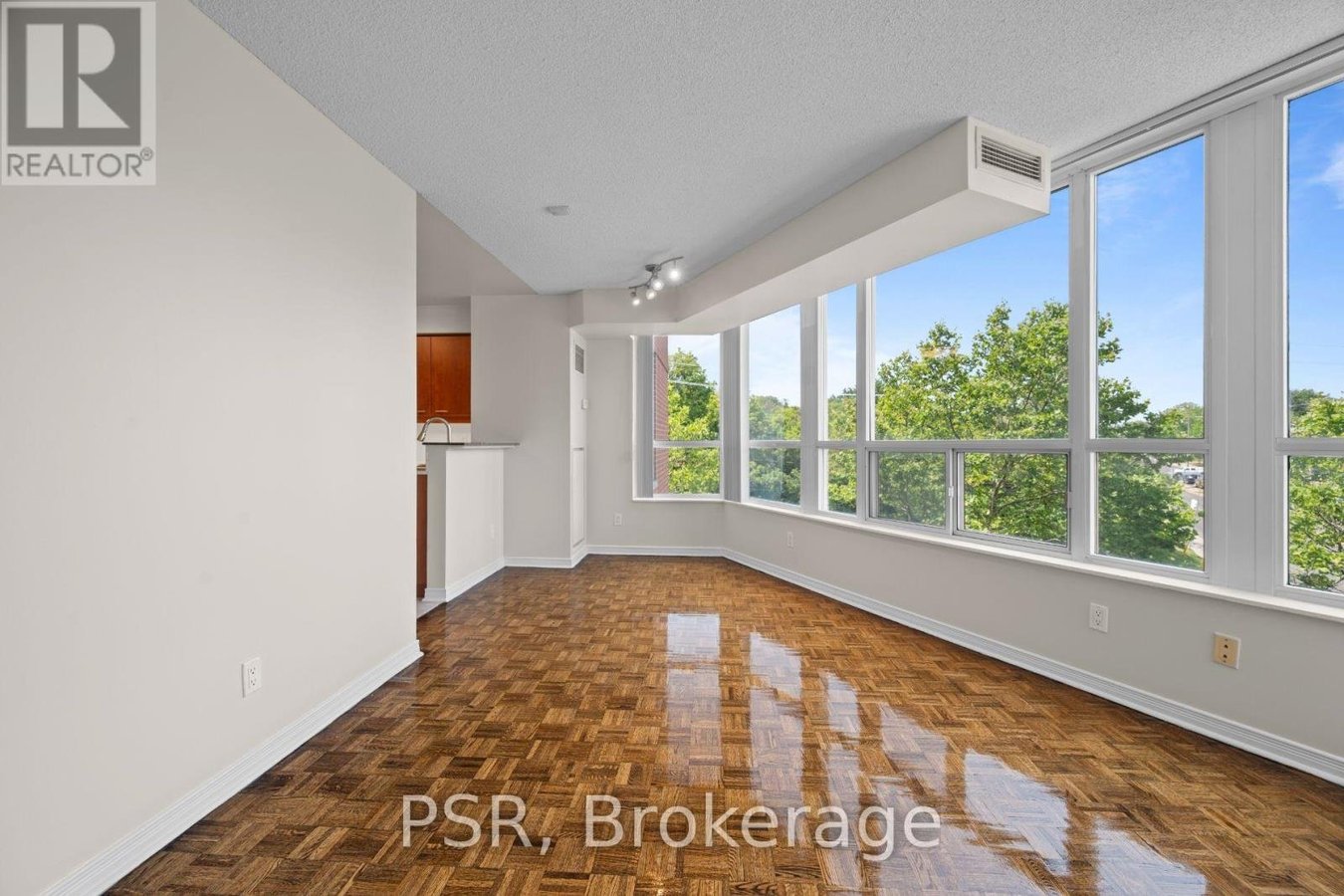 309 - 515 ROSEWELL AVENUE - Photo 2